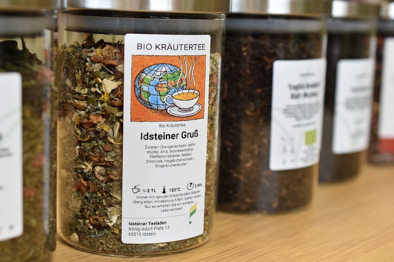 Jetzt Tee Abo testen – gesunder, leckerer Tee mit Überraschungen!! 1 Frischer Tee aus dem Tee Abo zuhause genießen